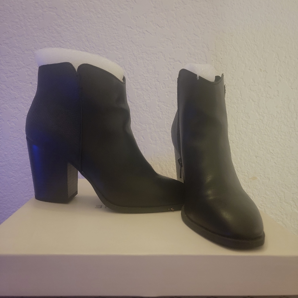 Sun & stone boots